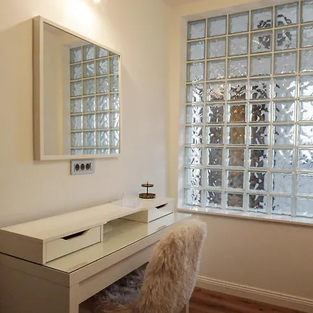 Apartment Emmas With Private Parking And Balcony *