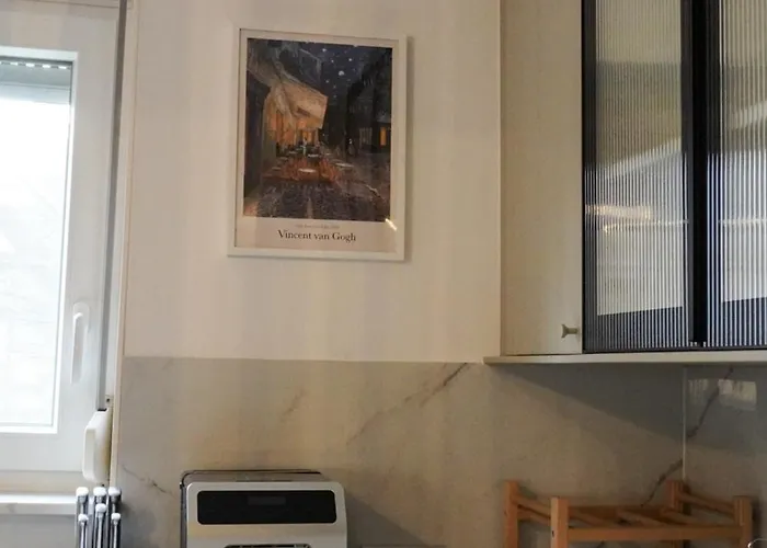 Emmas With Private Parking And Balcony Apartmán *