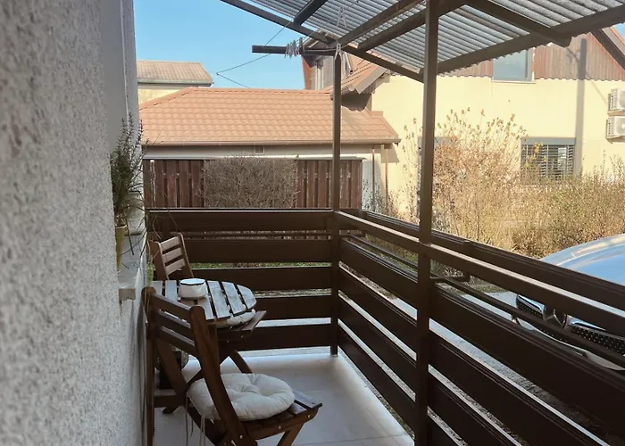 Emmas With Private Parking And Balcony *