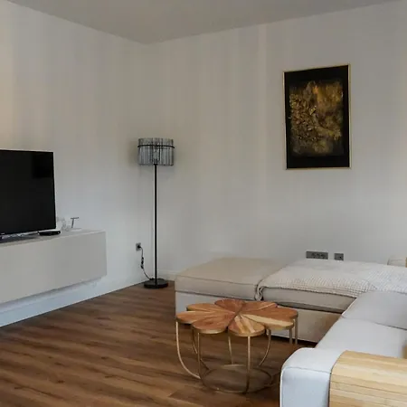 Emmas With Private Parking And Balcony Апартаменты Любляна